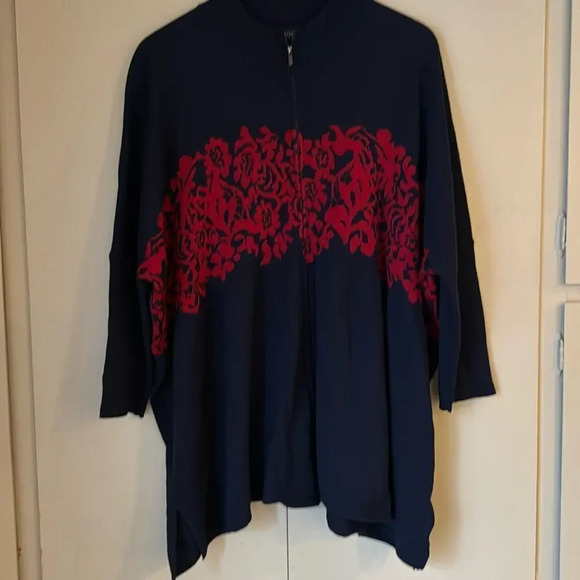 St. John navy zip front red accent drop shoulder 100% fine knit wool sweater. - Picture 1 of 8